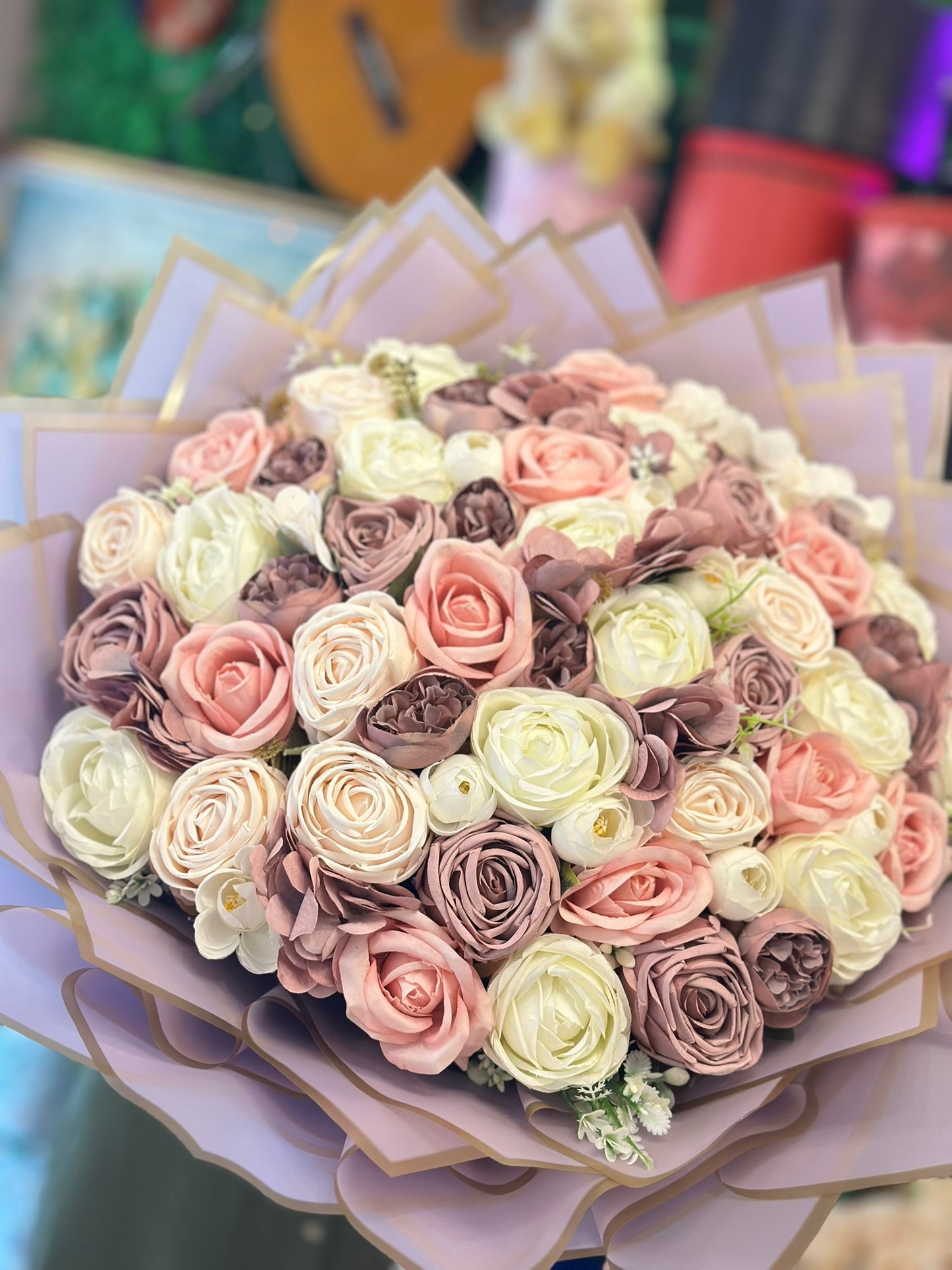 Soft Pastel Kalıcı Gül Buketi – Lüks & Romantik Aranjman