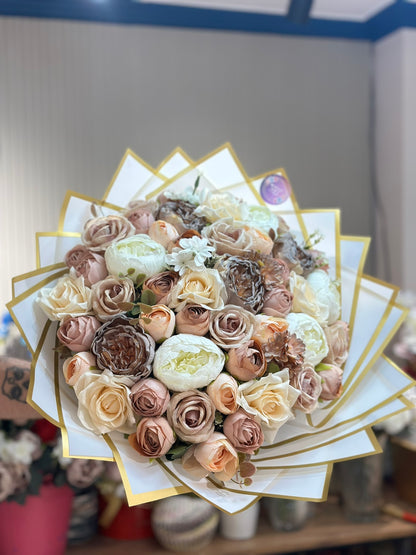 Krem ve Kahve Boheme Gül Buketi – Lüks ve Zamansız Tasarım
